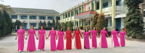 Hưởng ứng tuần lễ áo dài kỷ niệm ngày Quốc tế phụ nữ 8/3